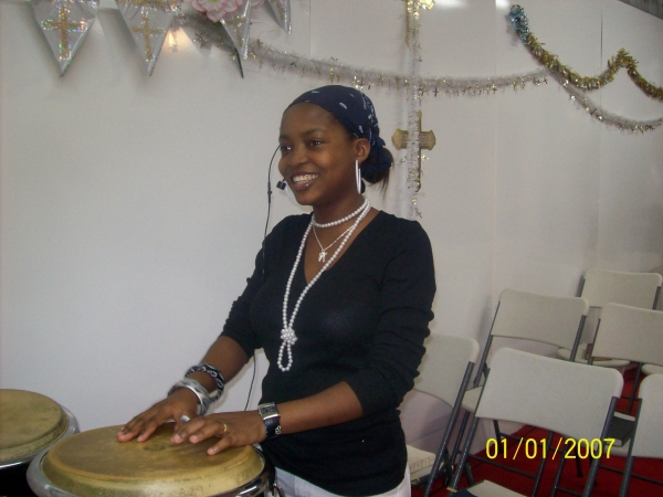 drumming in d church - click for next photo