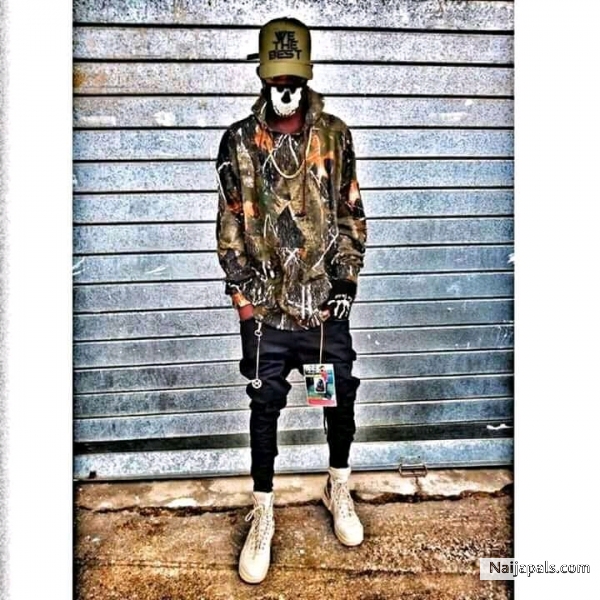Young dee Godson - click for next photo