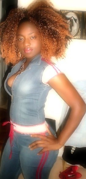 Posing 4 d camera... - click for next photo