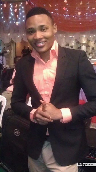 I am a gentleman 100% - click for next photo