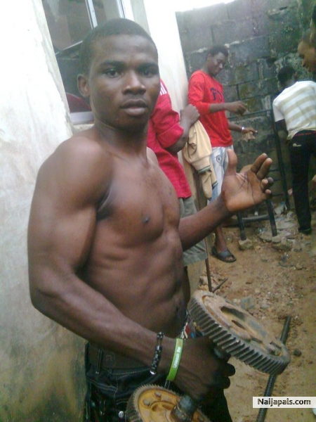 just flexing - click for next photo