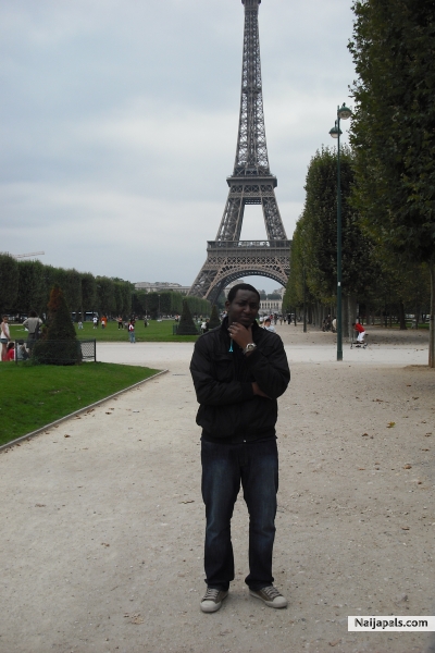 vous le vous - click for next photo
