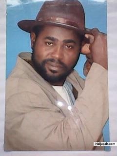 Stanley Edet Jnr pix9 - click for next photo