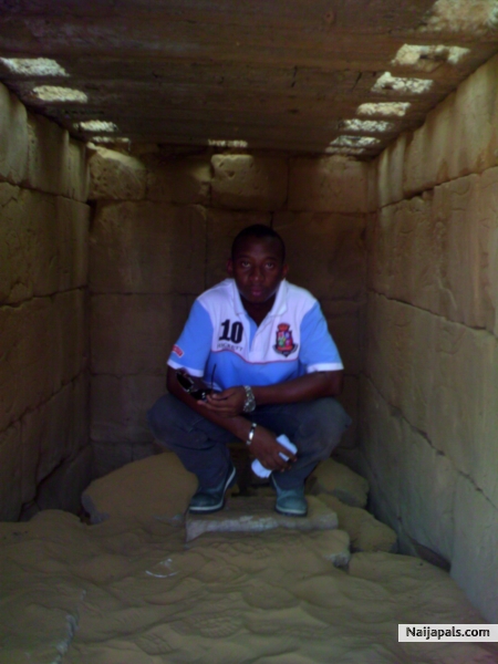  - click for next photo
