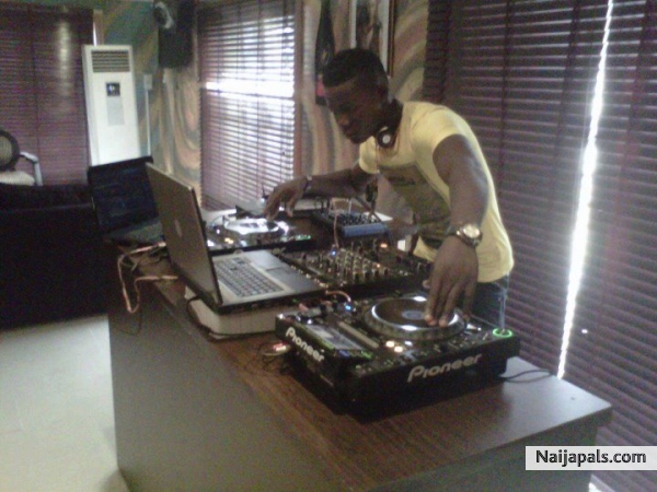 doing my thing - click for next photo