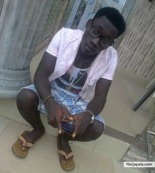 If many say they're fly am the sky, n i'll place no one above u cus if m d sky u're d stars pls stay close. I love u!!! Holla - click for next photo