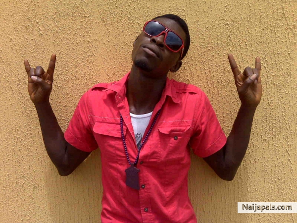 jazzman on key dz mi noni - click for next photo