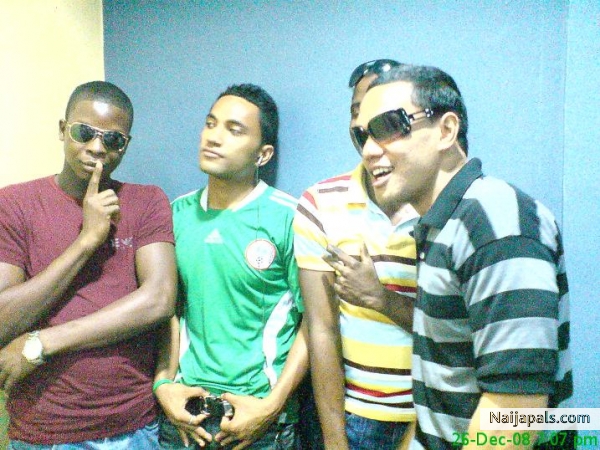 domino flexin..yaba.lag - click for next photo