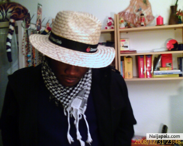 Whos is behind the Hat, DGUY or Not? - click for next photo