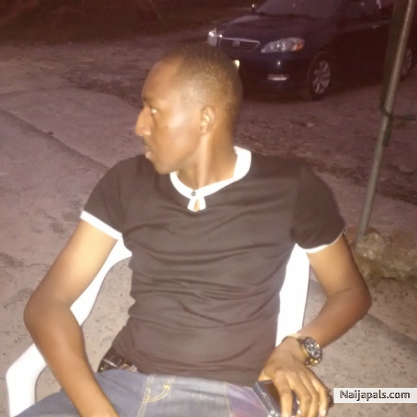 Gabams@himself - click for next photo