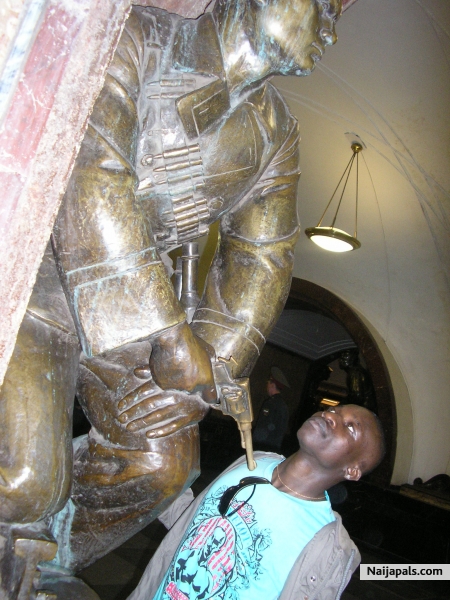  - click for next photo