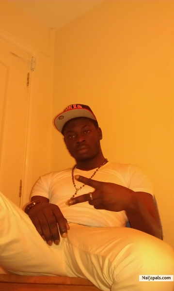 dats me noni - click for next photo