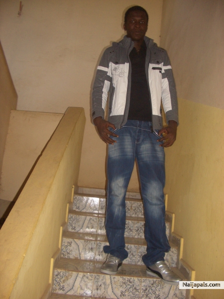 AS YOU YOU DEY LOOK NA SO YOU HEAD GO DEY SHOW - click for next photo