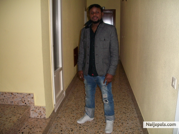  - click for next photo