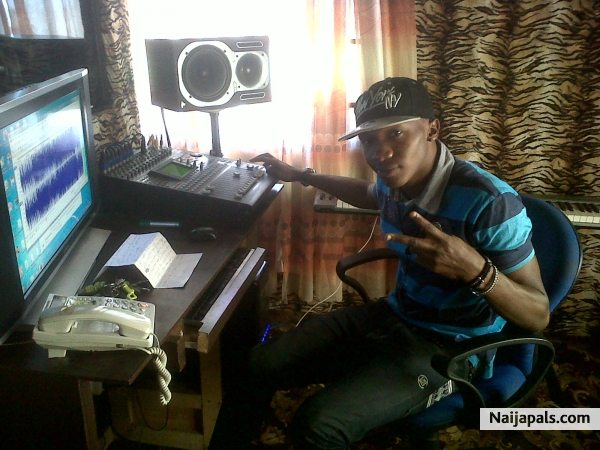 Cooking up beatz - click for next photo