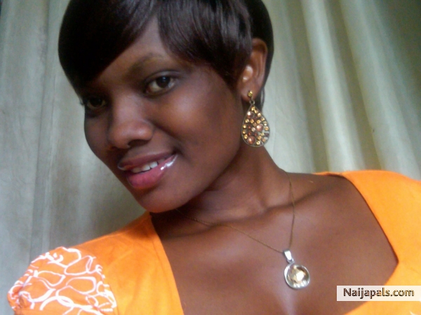 alwaz Smiling - click for next photo