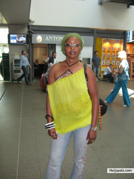  - click for next photo