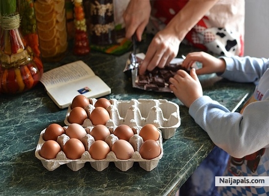 careful the eggs dont break while designing it for Easter game. - click for next photo