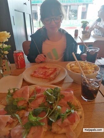 are those food or flowers? (~ i think flowers) ~~ - click for next photo