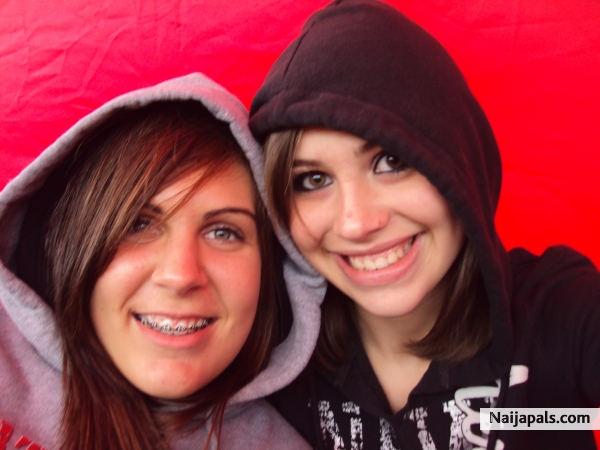 Isabele and Kaylee - click for next photo