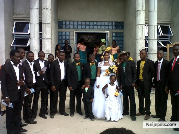 congrate Sunny on ur weeding day - click for next photo