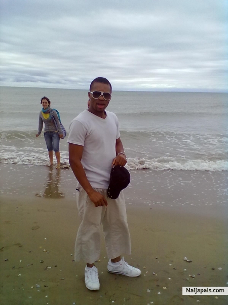  - click for next photo