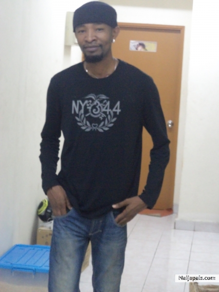 I' m unique man by nature,simple to understand and easy going? - click for next photo