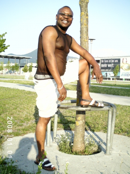  - click for next photo