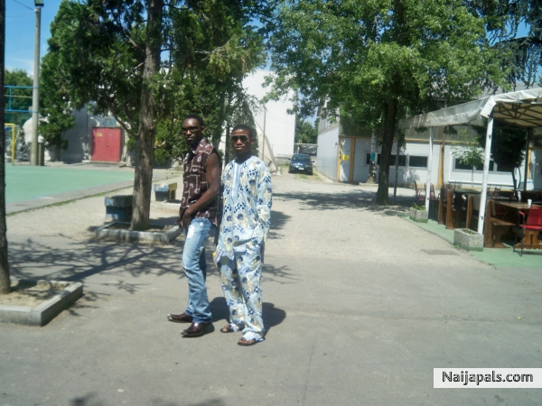  - click for next photo