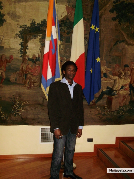  - click for next photo