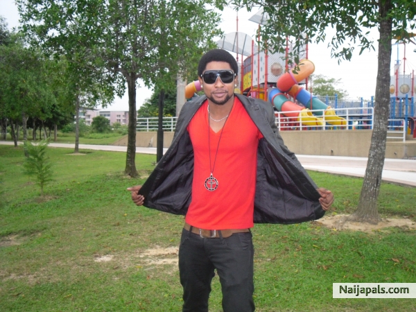  - click for next photo