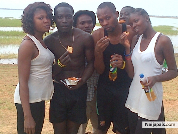 picnic tinz - click for next photo