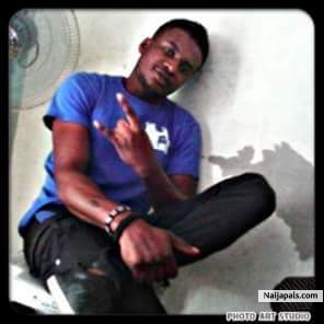 ofysah Deolaj pon d mic - click for next photo