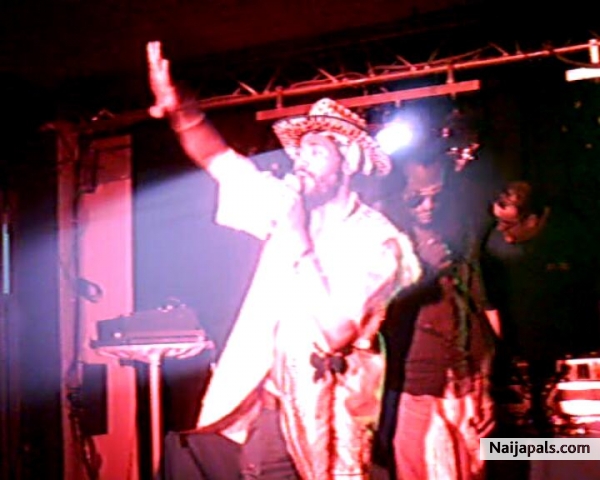 TUKLAN LIVE ON STAGE - click for next photo