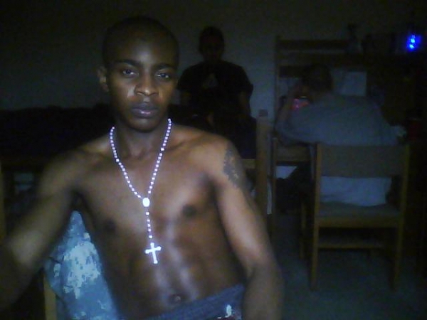 Da Naija King chillin - click for next photo
