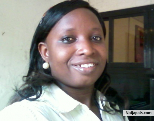 fine babe no pimple - click for next photo