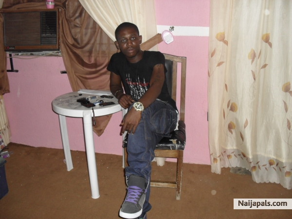  - click for next photo