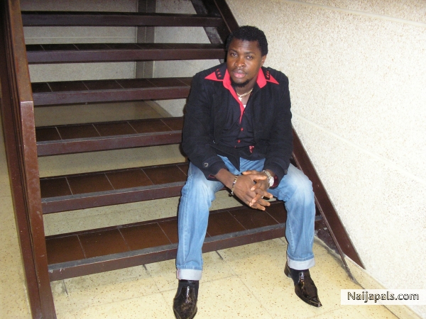  - click for next photo
