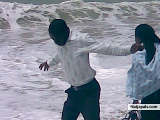  - click for next photo