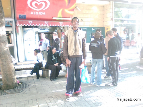 - click for next photo