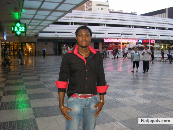  - click for next photo