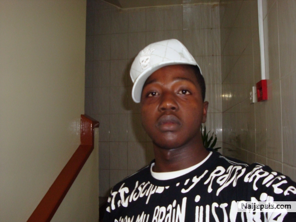 chillin at the holiday inn!! - click for next photo