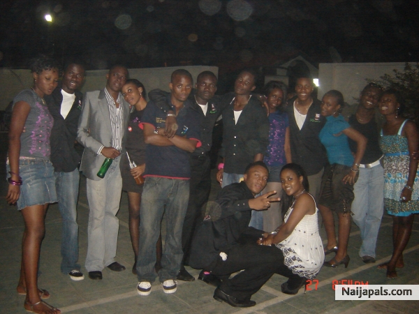 Stunaz december party - click for next photo
