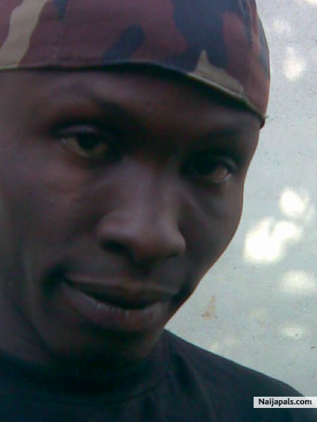 Tha street is military....u gotta be a soldier! - click for next photo