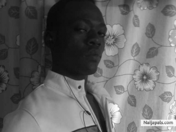 mee - click for next photo