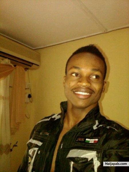 Moi in happy mood - click for next photo