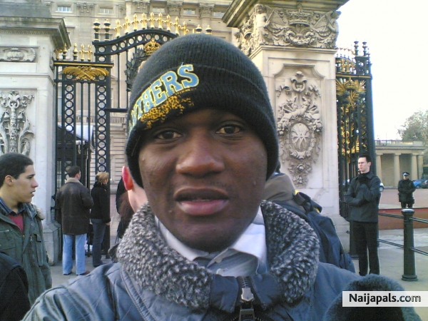 ken in buckingham palace - click for next photo