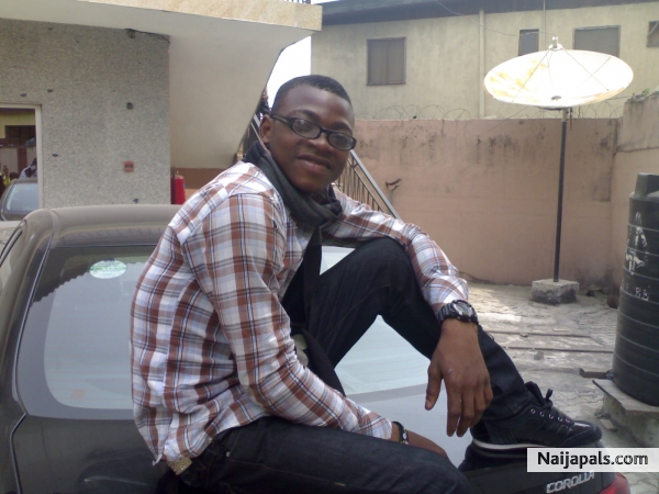 Sir Bonez on da Beat fil dey heat - click for next photo