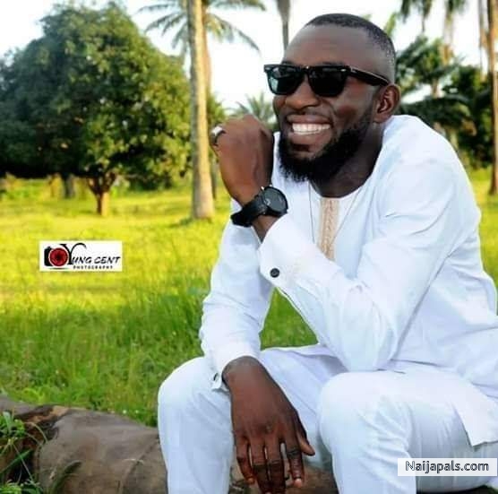 Billionaire Smile - click for next photo