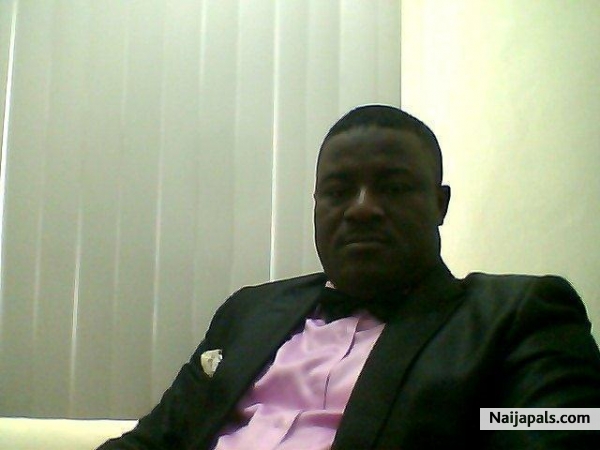Chief Executive Officer / Managing Director II - click for next photo
